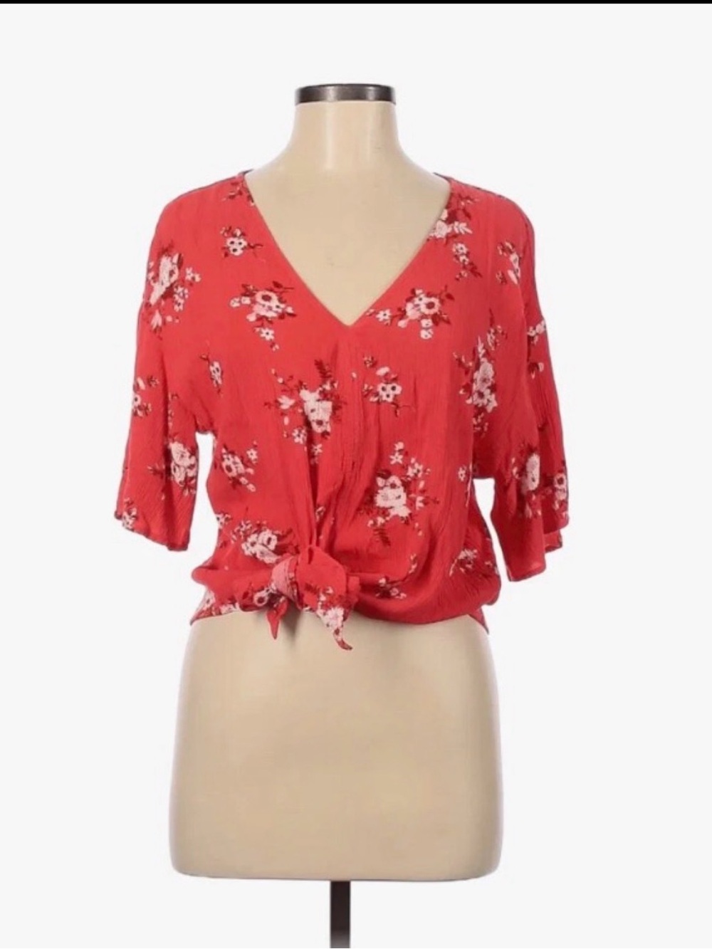 LUQ Tie-Front Red Floral V-Neck Blouse - Large